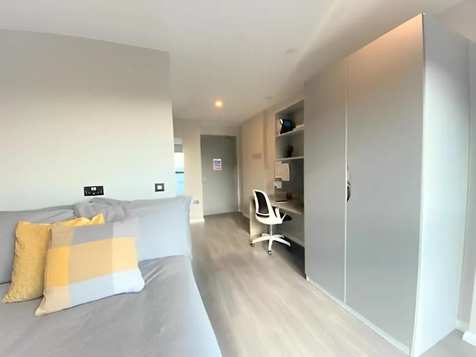 Student Only - Little Patrick Street In Belfast Apartment